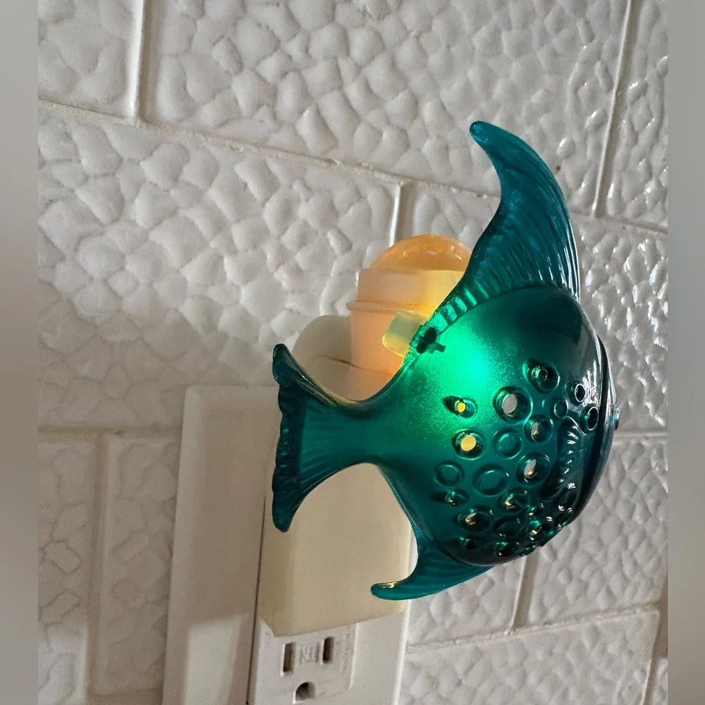 Bath & Body Works Angel Fish Night Light Wallflower Plug